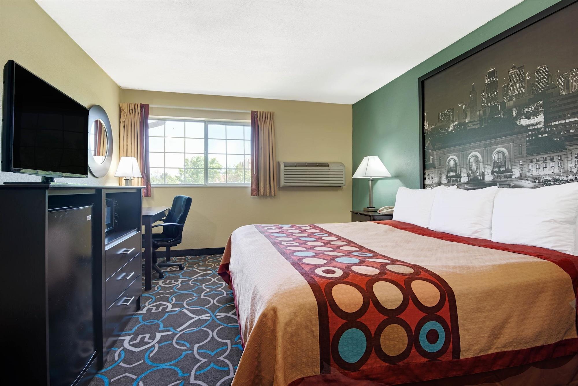Super 8 By Wyndham Kansas City Eksteriør billede