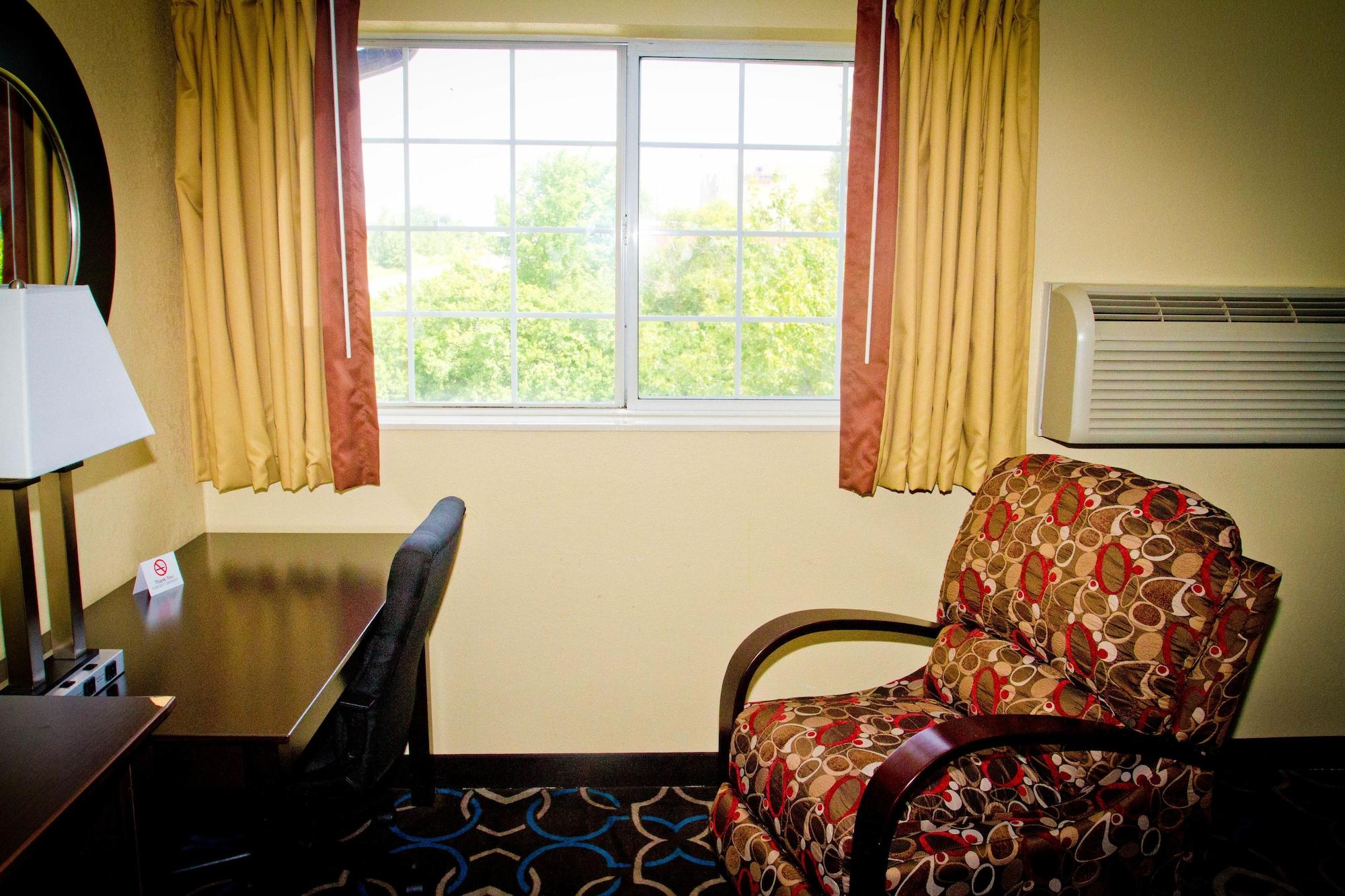 Super 8 By Wyndham Kansas City Eksteriør billede