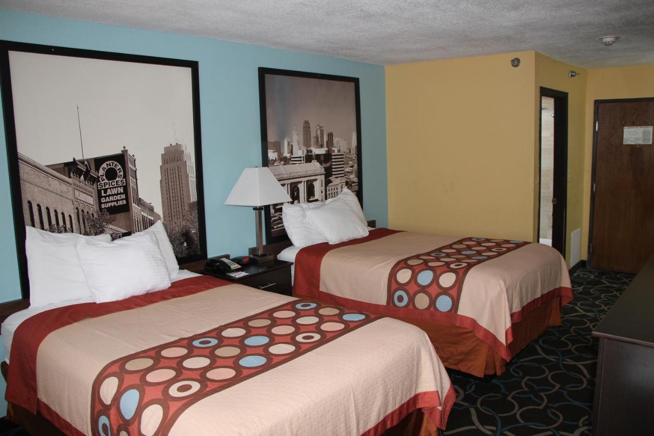 Super 8 By Wyndham Kansas City Eksteriør billede