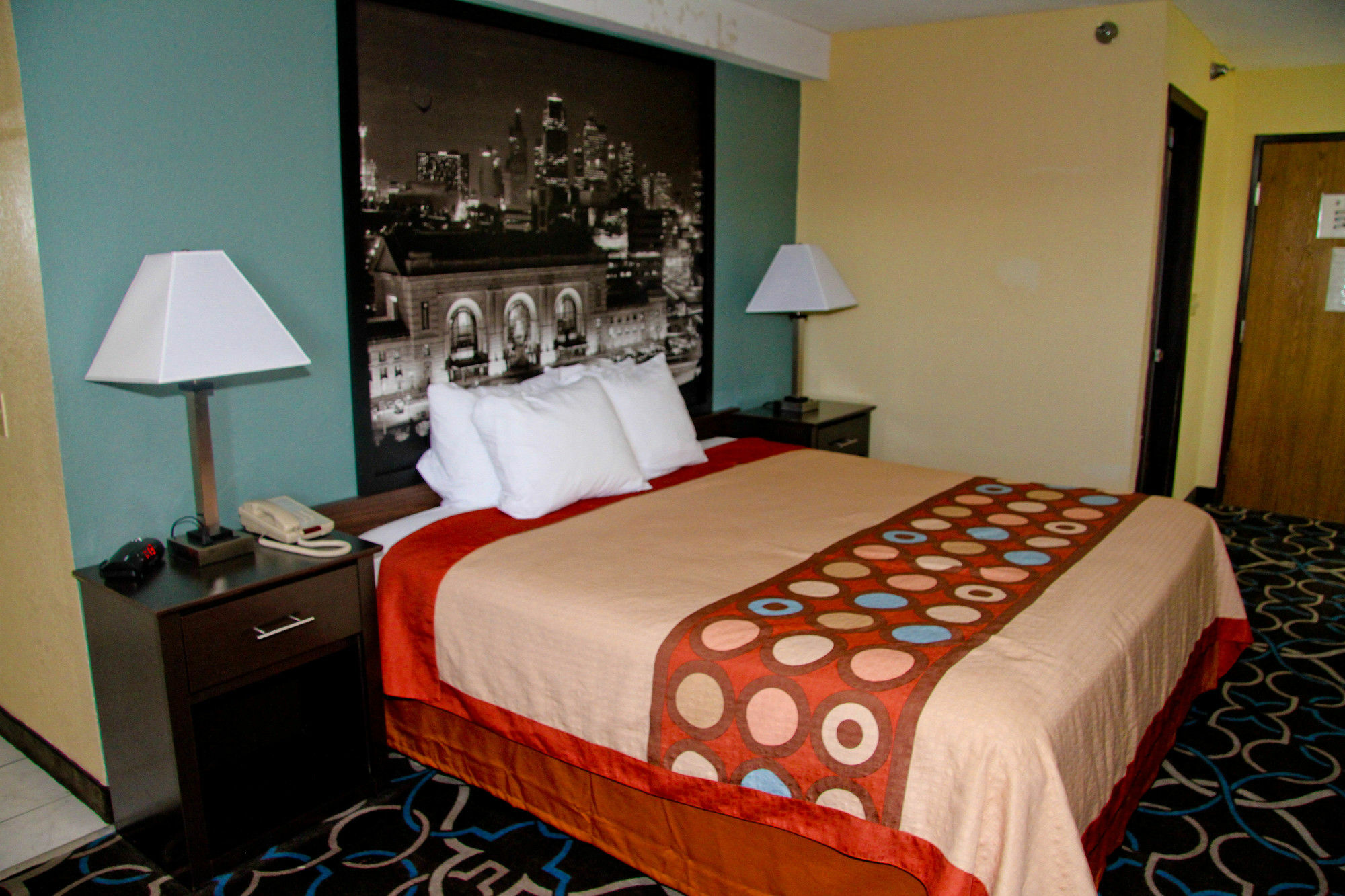 Super 8 By Wyndham Kansas City Eksteriør billede