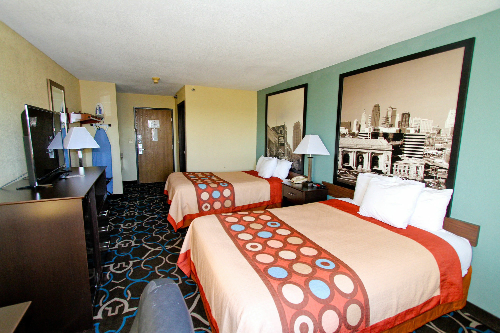 Super 8 By Wyndham Kansas City Eksteriør billede